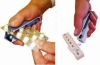 Aide pour enlever les médicaments de leur emballage