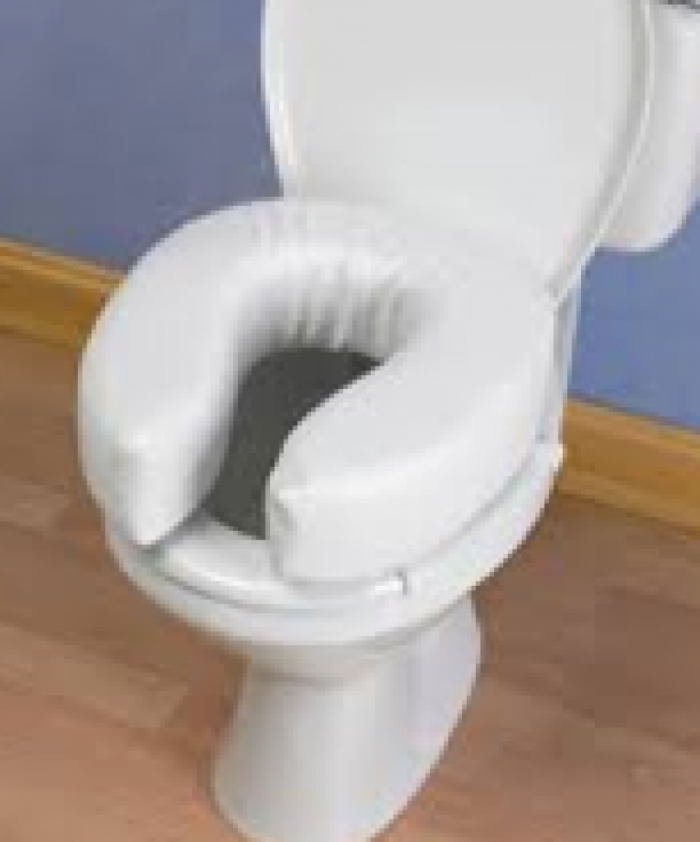 rehausseur de toilette avec découpe avant