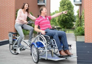 Vélo triporteur fauteuil roulant