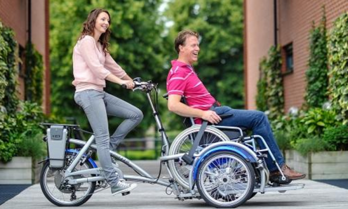 Vélo triporteur fauteuil roulant