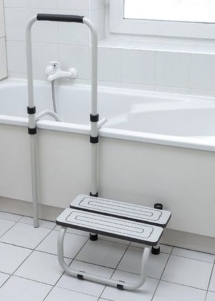 Marche-pied avec poignée