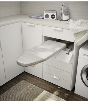 Planche à repasser fixée sur support